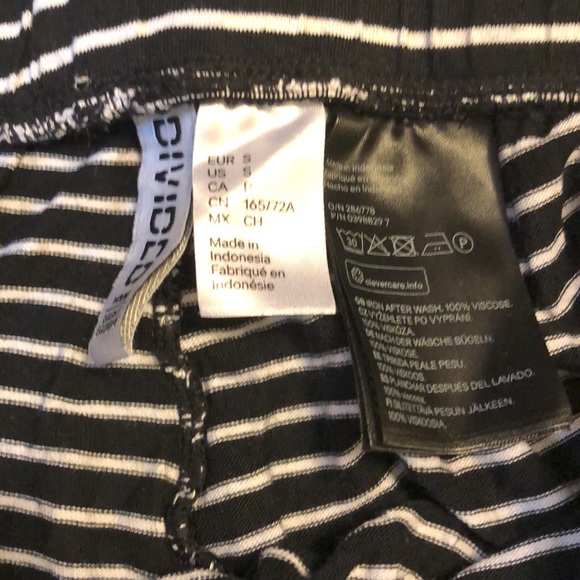 🔥2 for $10🔥 H&M shorts - Picture 2 of 2